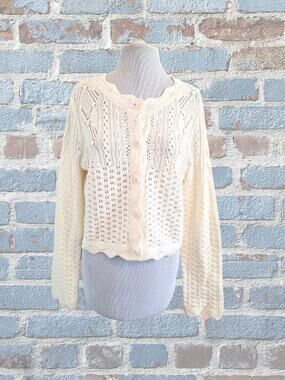 Universal Thread NWT White Sweater Size Small
